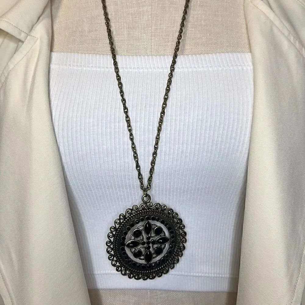 Necklace Bundle - Picture 6 of 10